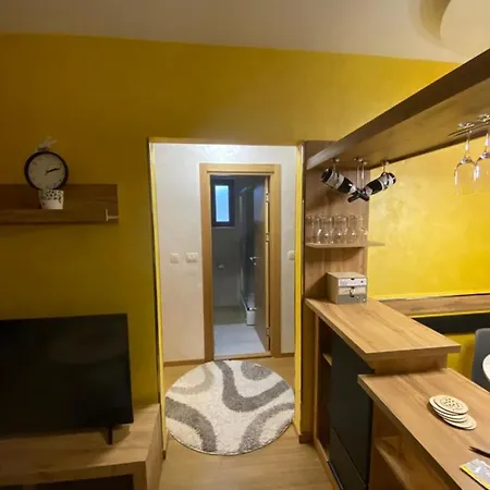 S 11 زلاتيبور